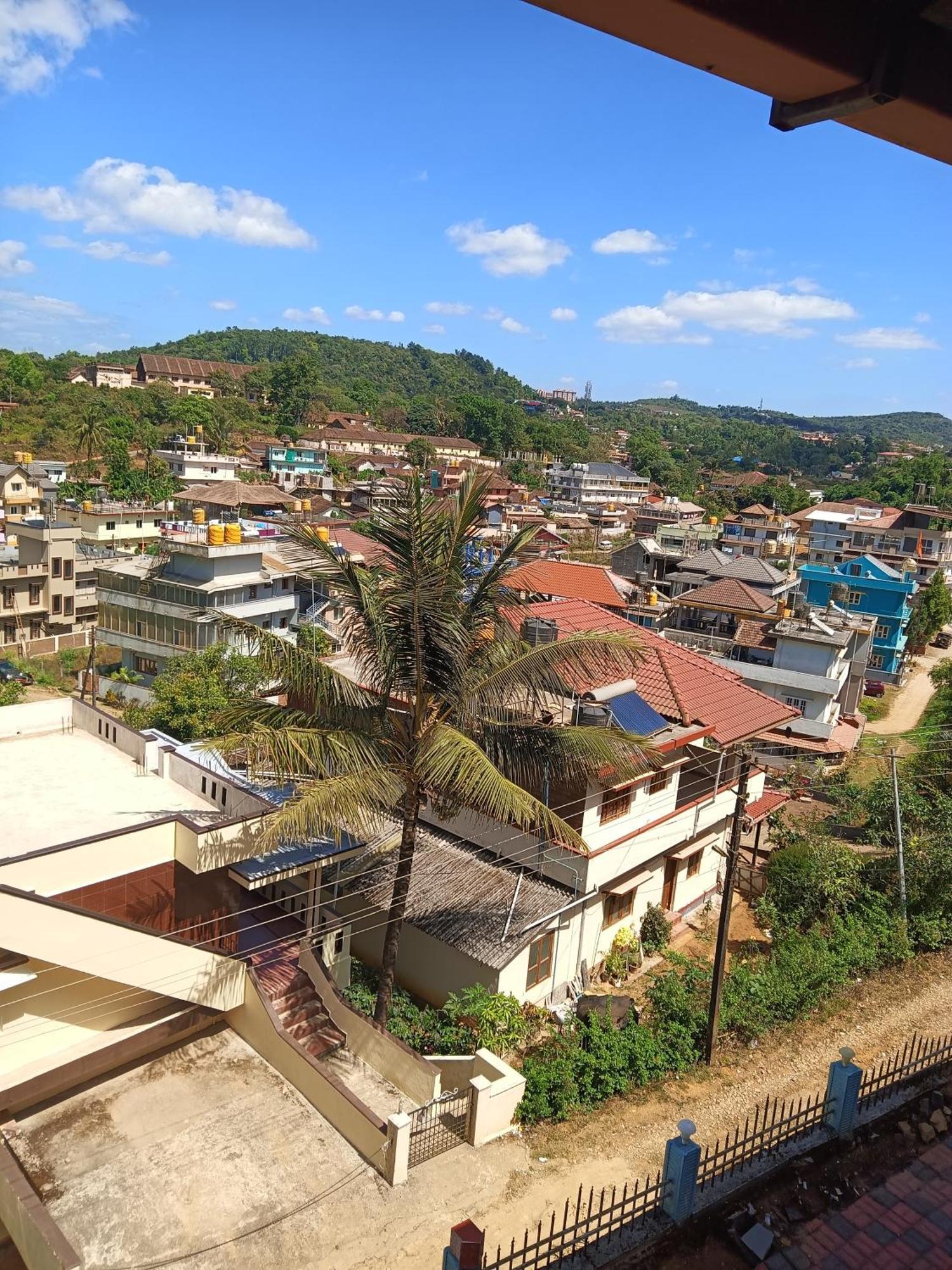 מדיקרי Coorg Vacation Stay מראה חיצוני תמונה